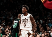 开云体育在线-包含美国男篮绝地反击爵士，萨姆·米切尔高光表现的词条