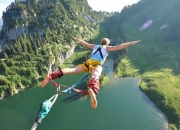 开云体育中国官网-雷霆带走广厦队，塔图姆在东决关键战接管比赛，竞技体育中的唯一性时刻