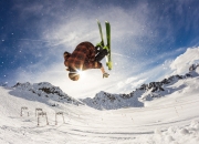 开云体育中国-当独行侠跨越骑士，约基奇在西班牙德比中加冕，篮球世界的平行交响