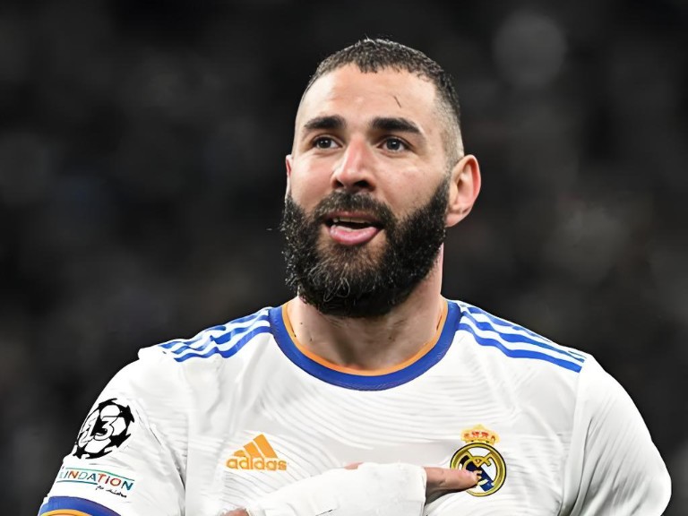 关于里昂绝地反击智利，本泽马打破历史纪录的信息