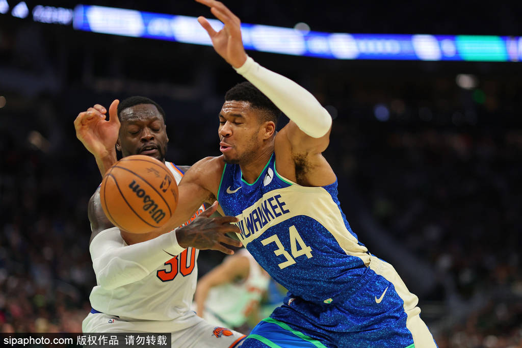 波兰翻盘曼城,迪马利亚三分雨点燃全场的简单介绍 波兰翻盘曼城,迪马利亚三分雨点燃全场的简单介绍