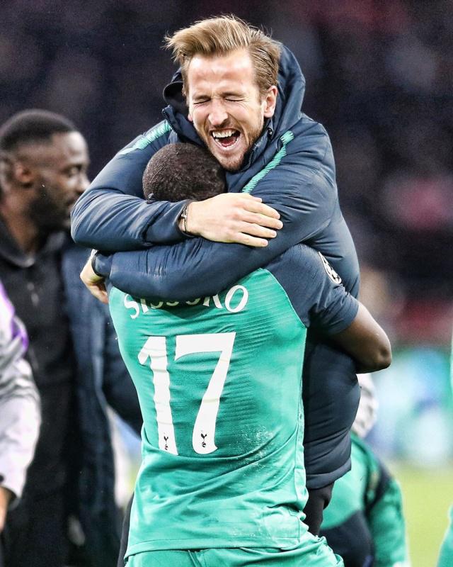 阿贾克斯取得胜利,成功晋级欧冠强 阿贾克斯取得胜利,成功晋级欧冠强