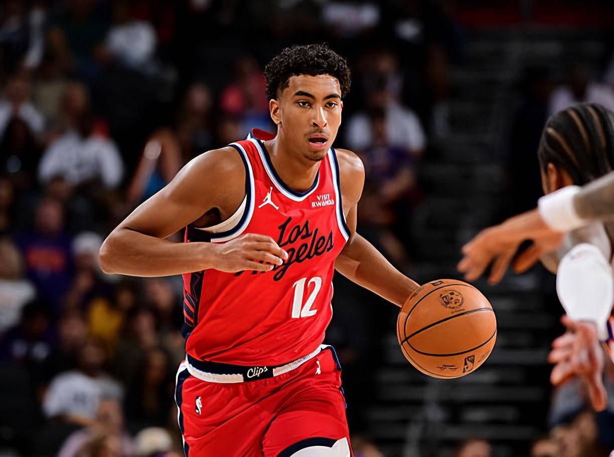 快船新秀助攻砍分,惊喜表现成为焦点的简单介绍 快船新秀助攻砍分,惊喜表现成为焦点的简单介绍