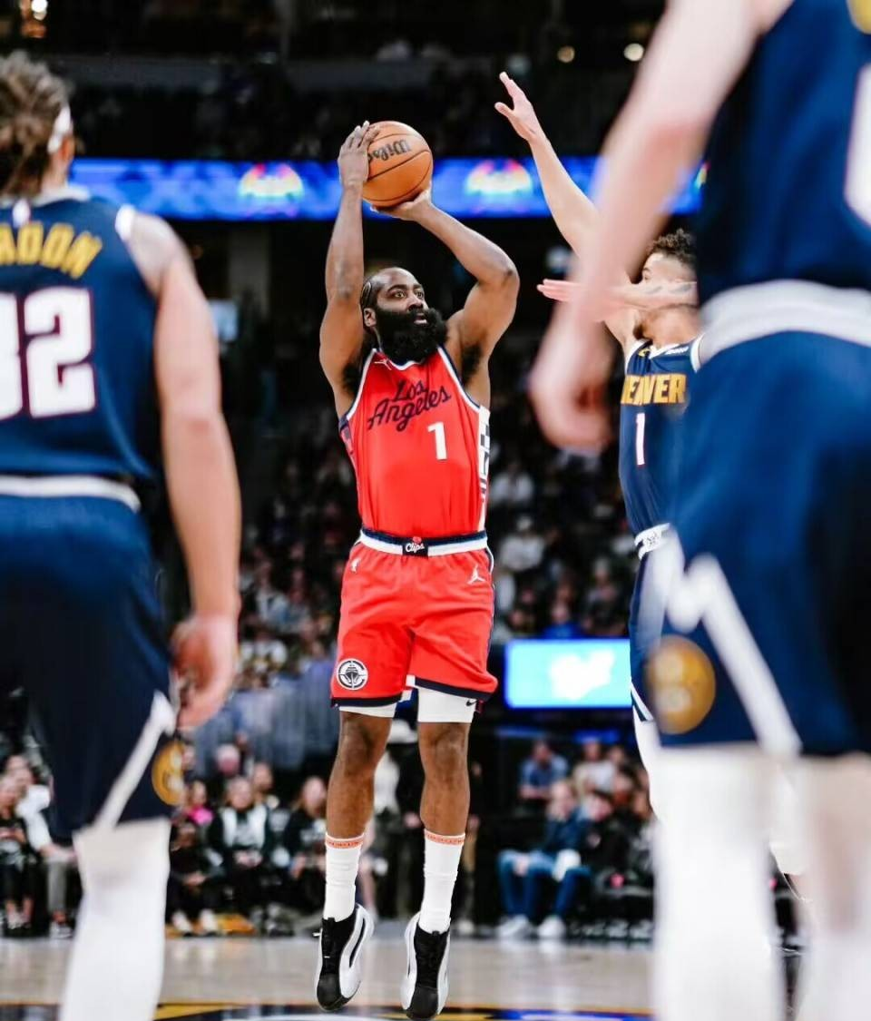 快船新秀助攻砍分,惊喜表现成为焦点的简单介绍 快船新秀助攻砍分,惊喜表现成为焦点的简单介绍