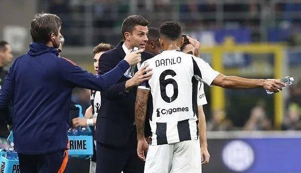 尤文图斯遭曼联惨败,止步欧冠十六强的简单介绍 尤文图斯遭曼联惨败,止步欧冠十六强的简单介绍