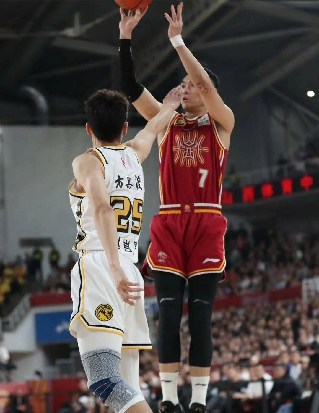 山西男篮在主场落败给青岛队