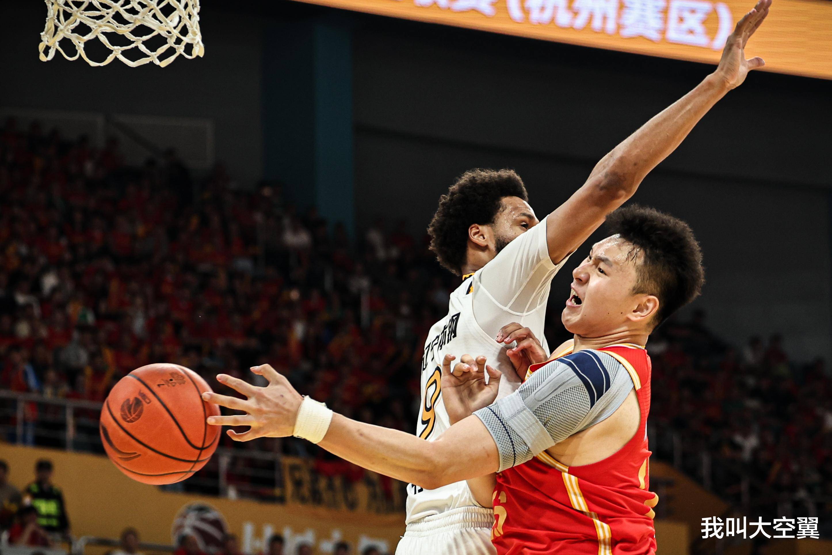 广厦队大胜福建，提前锁定季后赛席位