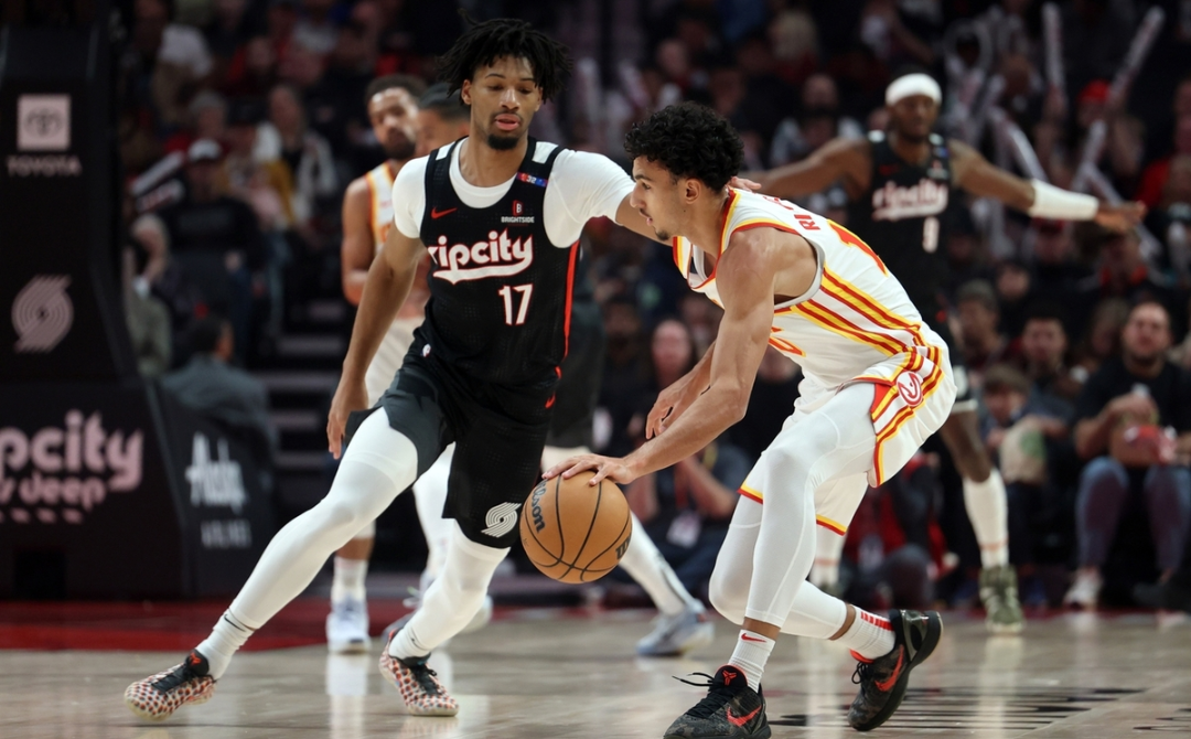 美国男篮完胜篮网，特雷杨高光表现