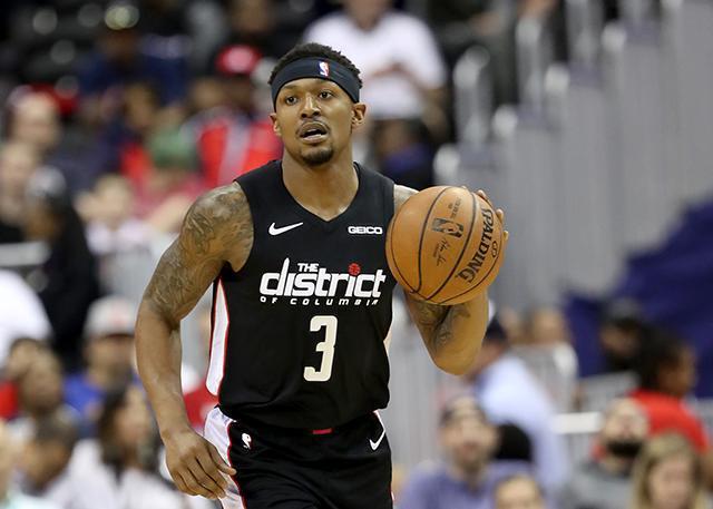 关于希腊男篮血洗意大利男篮，布拉德利完成帽子戏法的信息