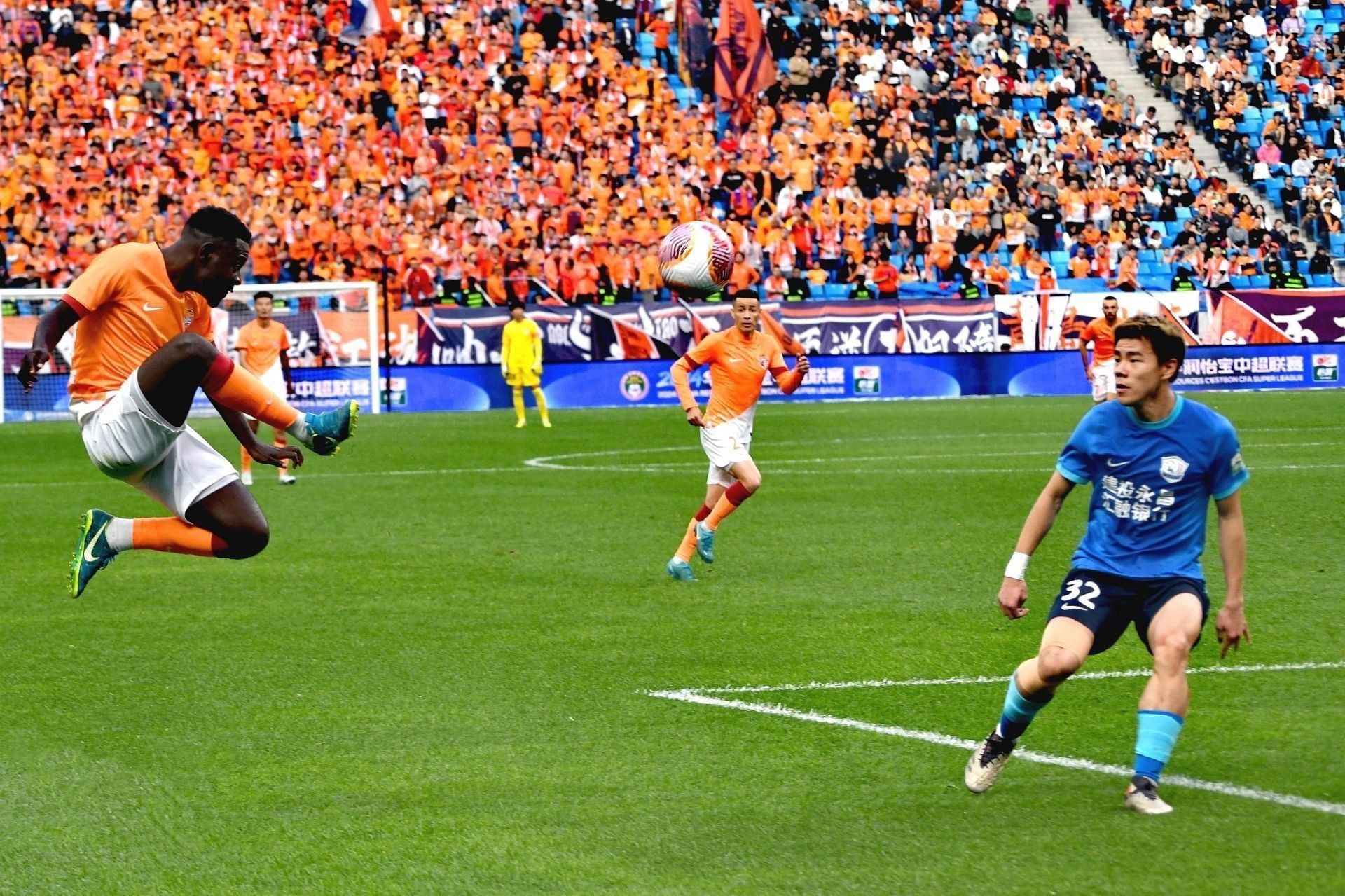 剑桥联在客场获胜,将士气高涨带入下一轮的角逐的简单介绍 剑桥联在客场获胜,将士气高涨带入下一轮的角逐的简单介绍