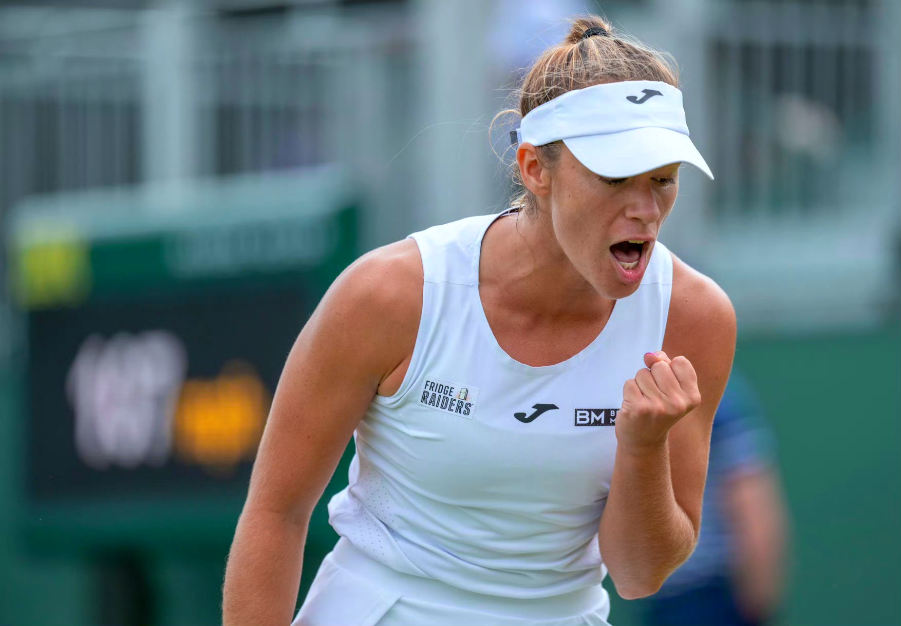 包含温网翻盘拉沃尔杯，西西帕斯刷新纪录的词条