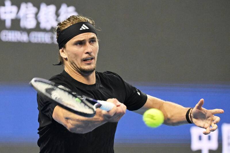 拉沃尔杯翻盘澳网，兹维列夫惊艳四座的简单介绍