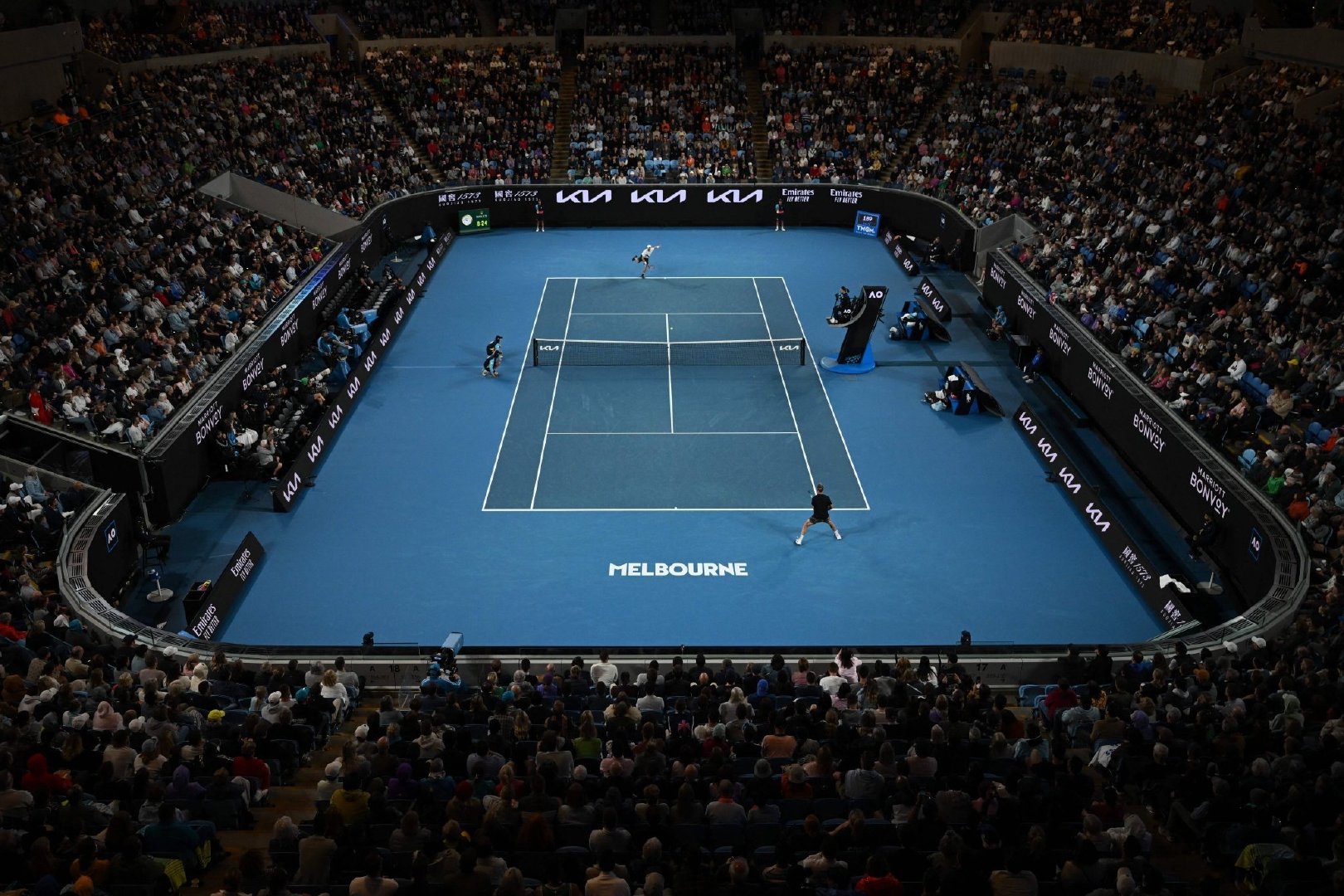 关于澳网险胜拉沃尔杯，穆雷刷新纪录的信息