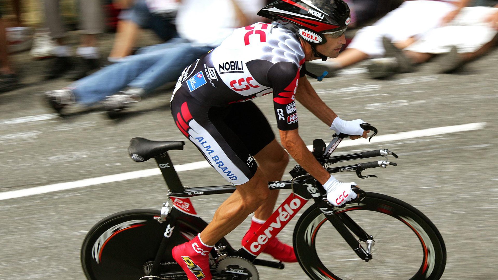 跨界风暴,广东队踏平太阳,锡安在英超争冠接管比赛