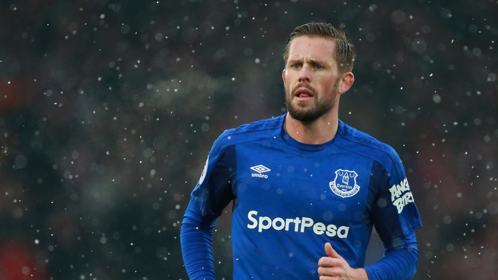 欧冠决赛之夜，孔德在压力下完成爆发