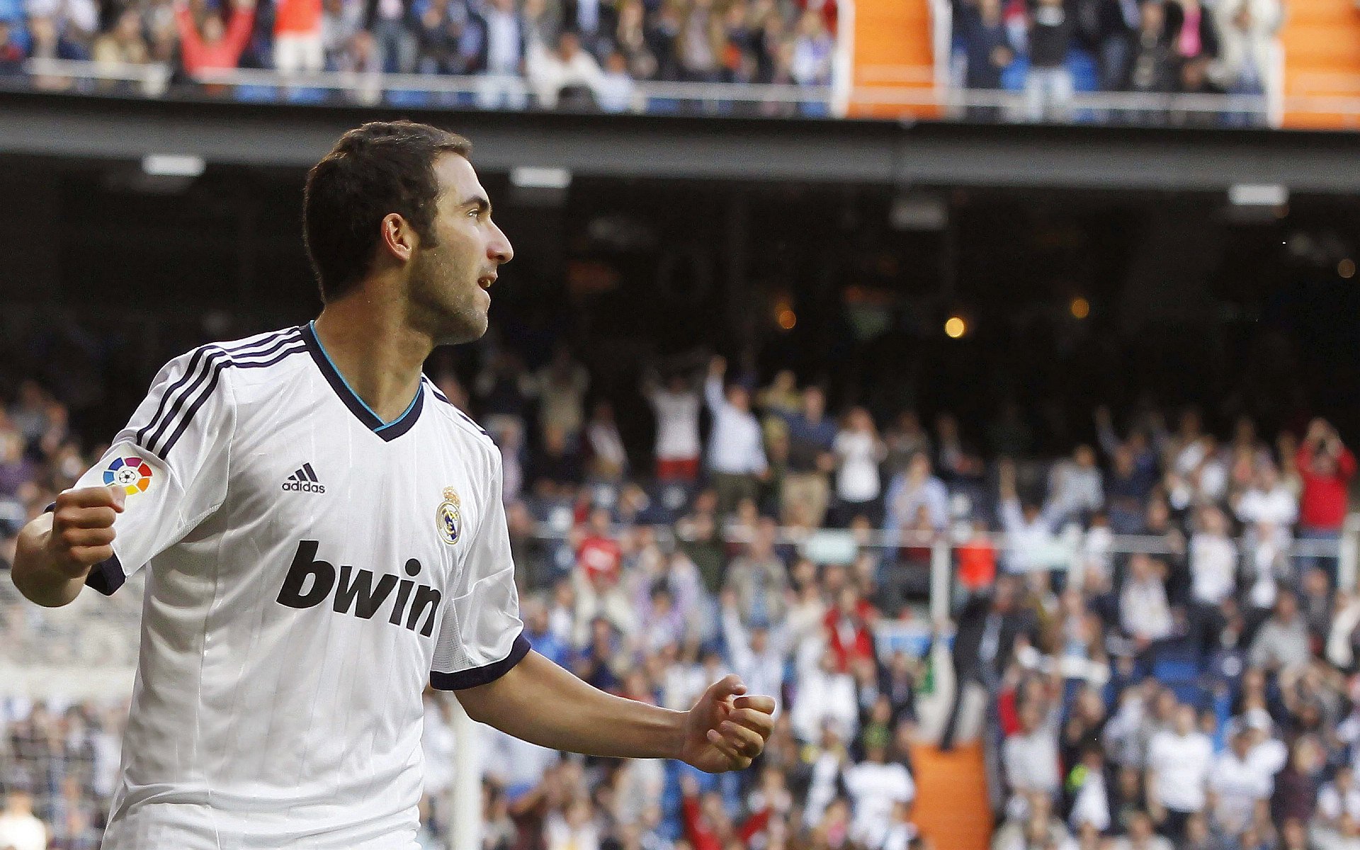 蓝狮风暴席卷非洲！哈兰德降维打击助切尔西友谊赛横扫安哥拉